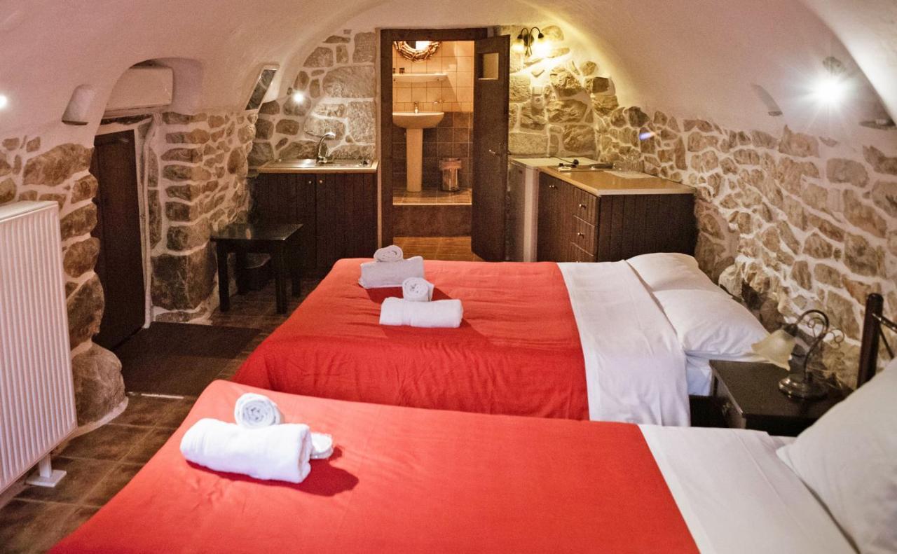 Pírgos Dhiroú Guesthouse Toxotis מראה חיצוני תמונה